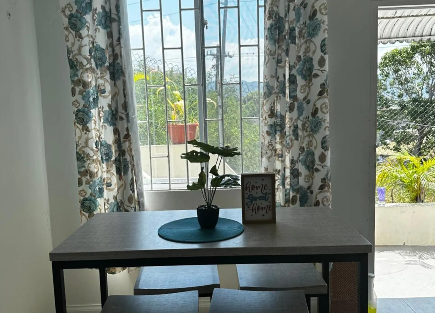 Apartment The Shelton - Blossom'S Rest Montego Bay